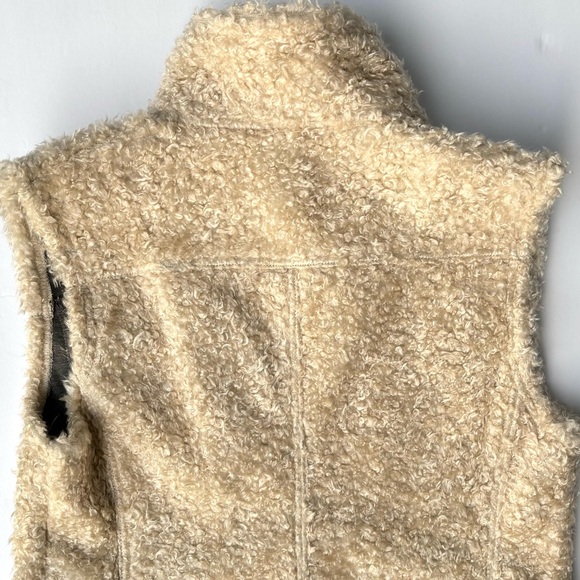 GAP Teddy Bear Vest Cream Sherpa Sleeveless Jacket - Picture 4 of 5